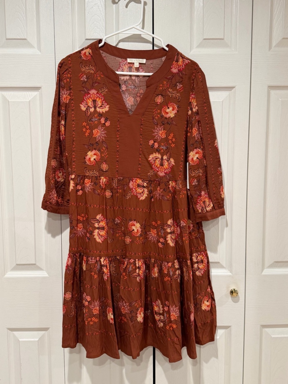 Rust Floral Tiered Midi Dress with V-Neck - Rustic Charm